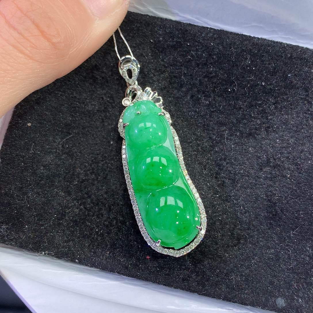 翡翠18K金镶嵌吊坠(赠链)