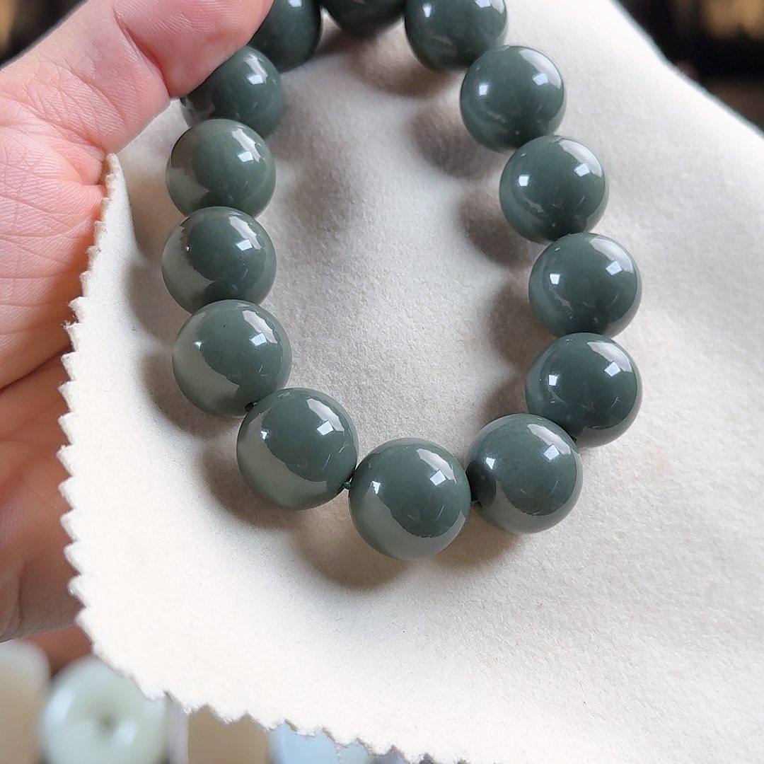 和田玉手串未镶嵌卡16圆珠沙枣青