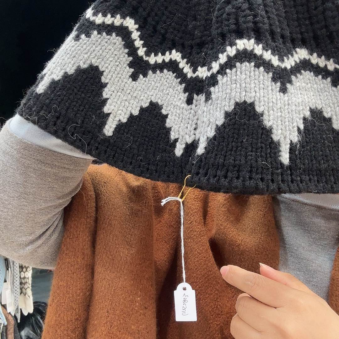 美丽诺羊毛黑色的