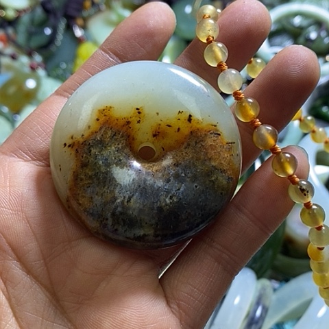 岫玉颈饰未镶嵌挂件