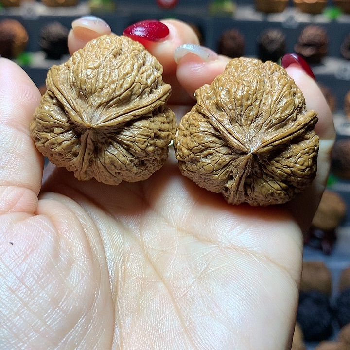 文玩核桃吊坠老树三棱