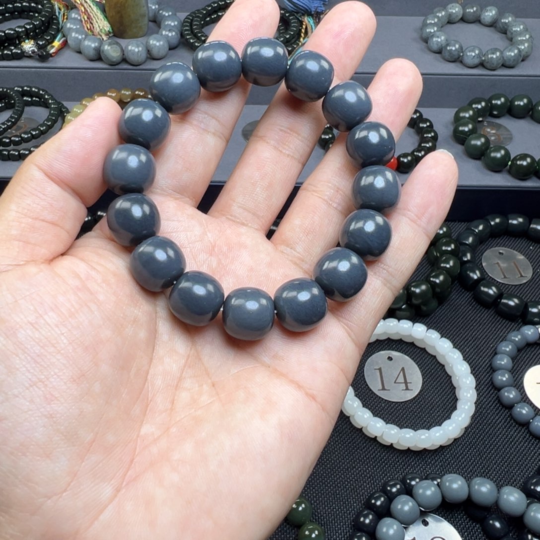 游***寰和田玉未镶嵌手链