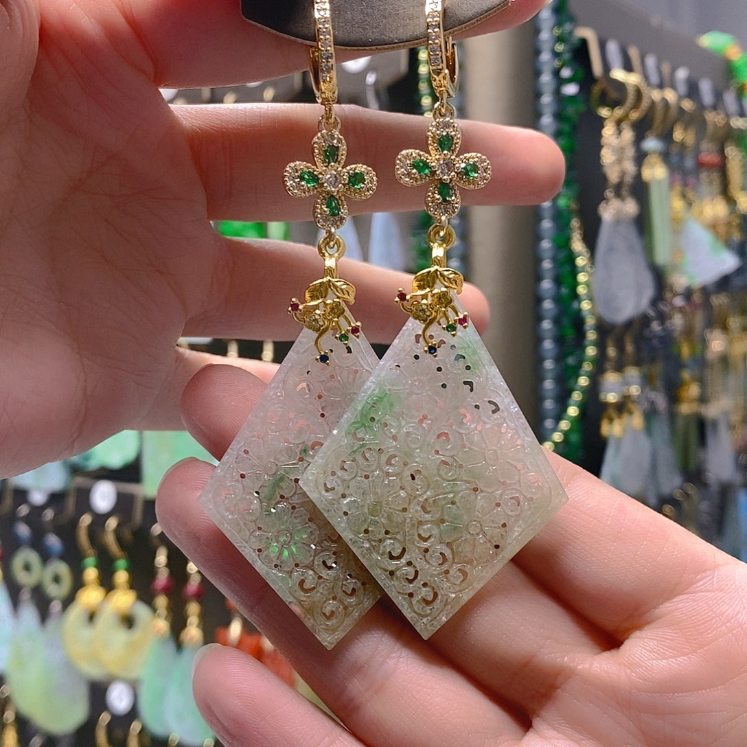 未镶嵌翡翠耳饰翡翠