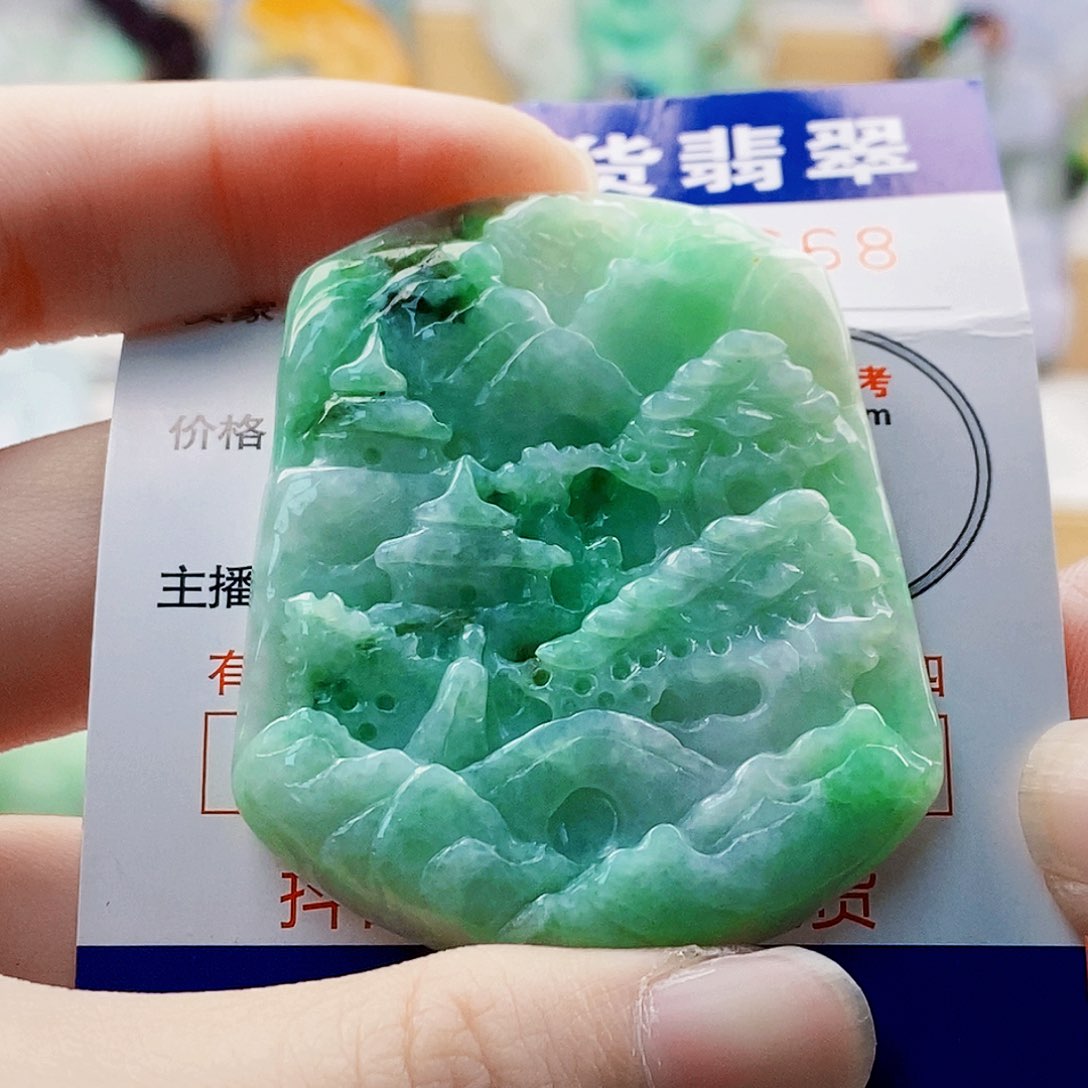 吊坠(不含链)未镶嵌翡翠