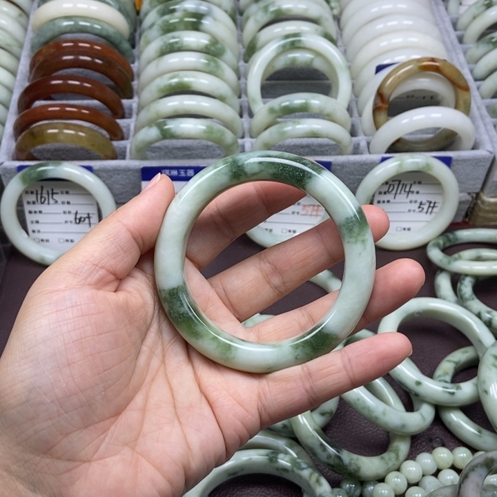 楠***桠蛇纹石玉未镶嵌手镯