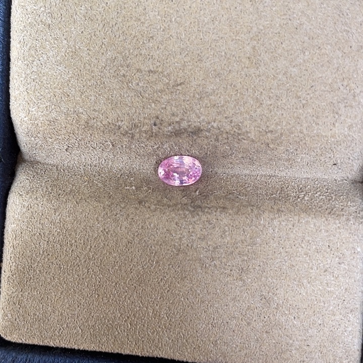 定制蓝宝石未镶嵌裸石0.77克拉