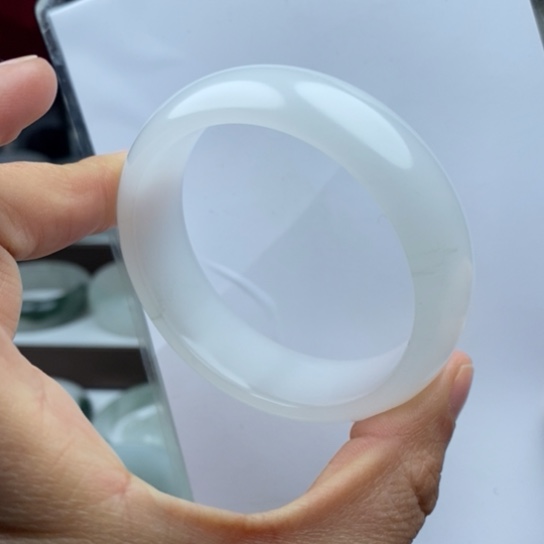 石英质玉（金丝玉）手镯未镶嵌