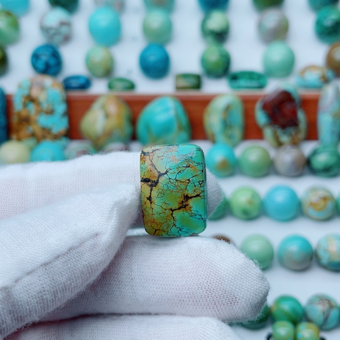 未镶嵌绿松石珠宝奇石