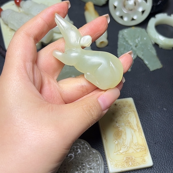 和田玉未镶嵌颈饰