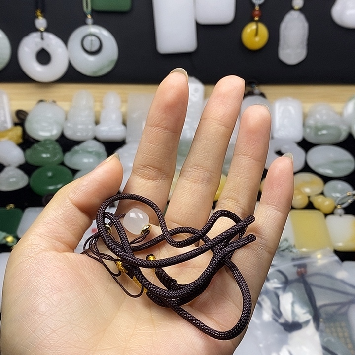 石英质玉未镶嵌颈饰大*贝