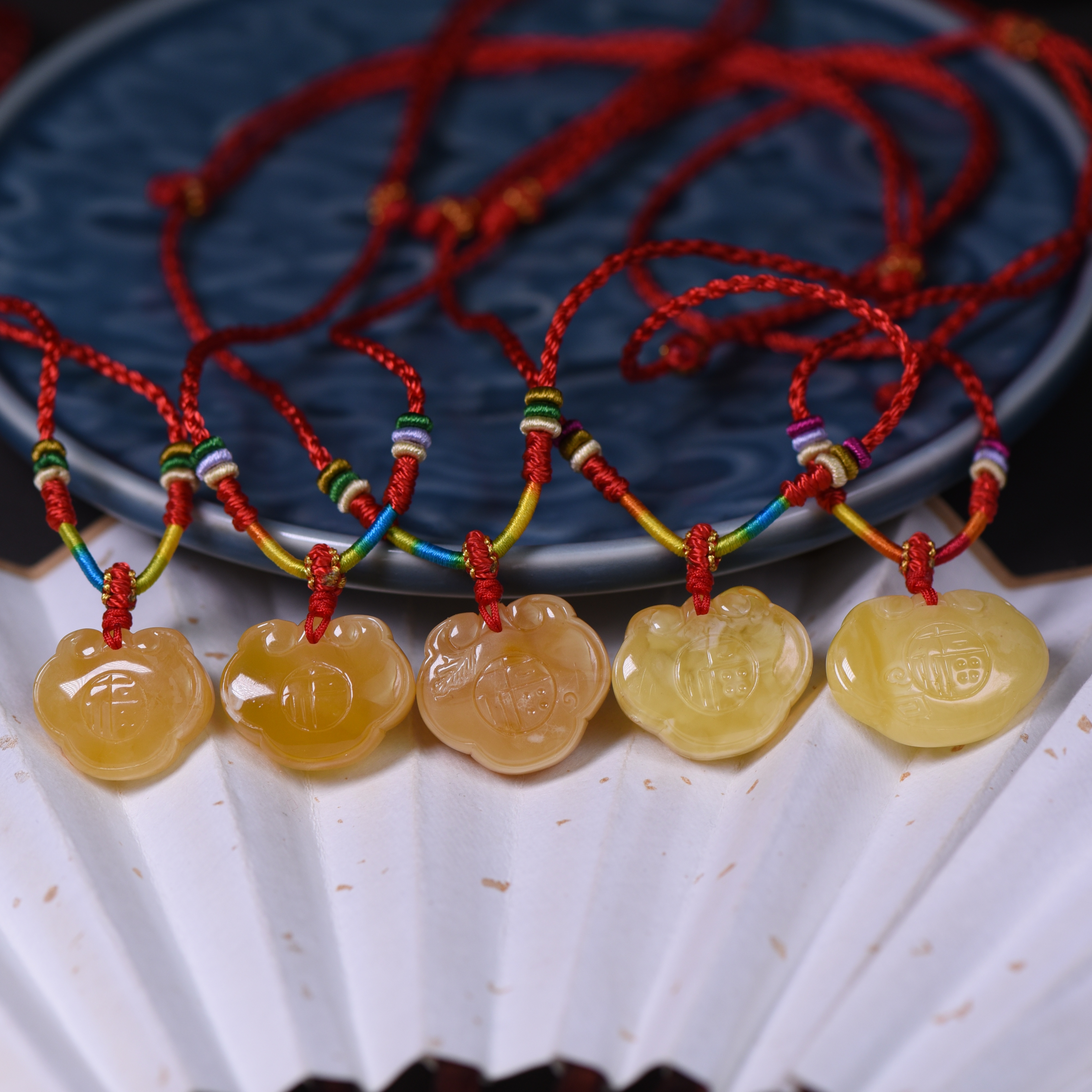 天然蜜蜡平安锁项链设计款（多样性发货发其一）