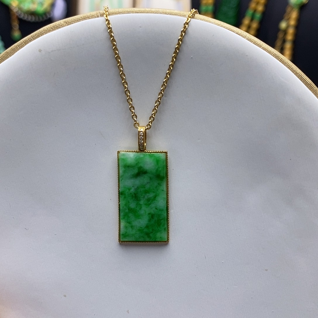 翡翠颈饰18K金镶嵌天然