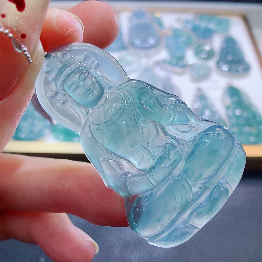 翡翠颈饰18K金镶嵌翡翠