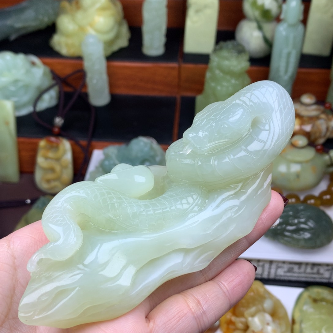 岫玉手把件未镶嵌