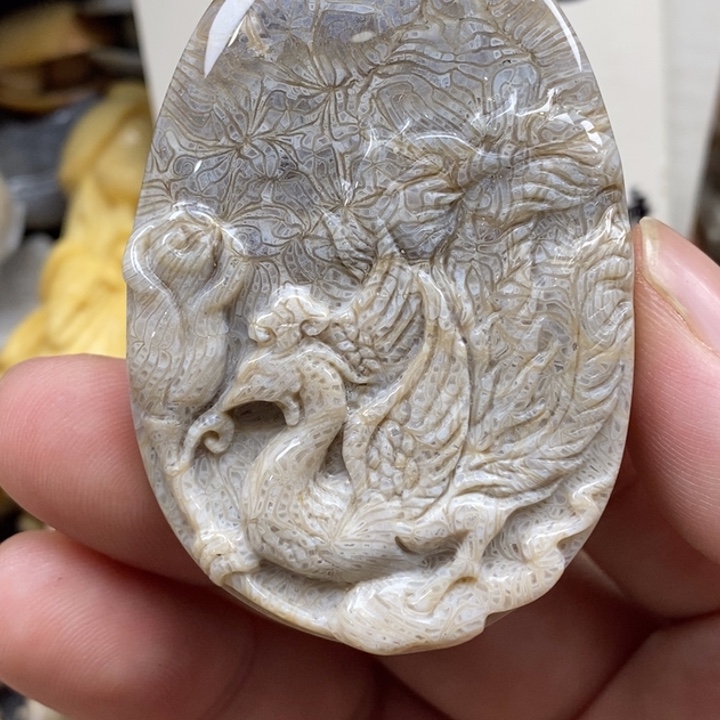 硅化珊瑚（珊瑚玉）未镶嵌颈饰