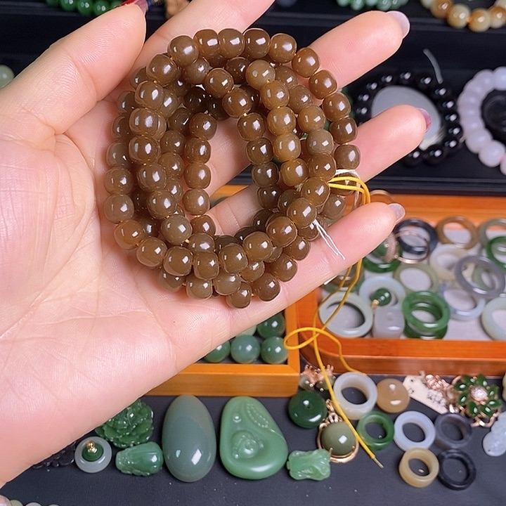 和田玉（糖玉）毛衣链未镶嵌