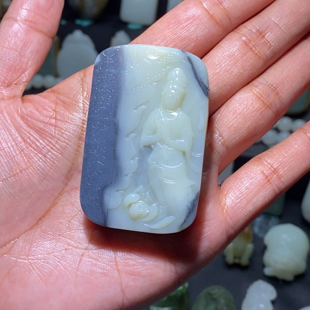 和田玉未镶嵌观音