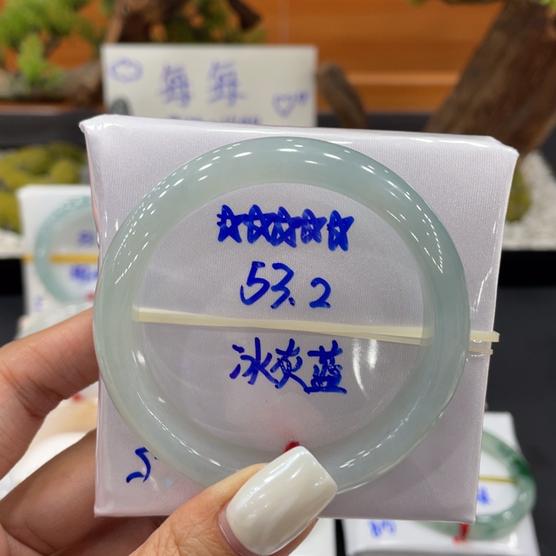 翡翠未镶嵌手镯缅甸翡翠