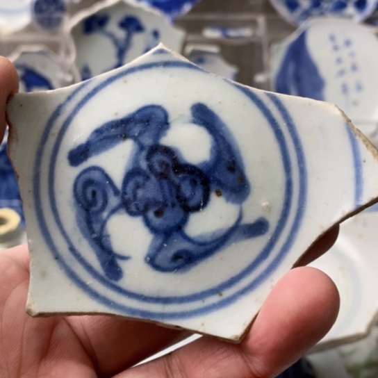 瓷片现代工艺品青花瓷片