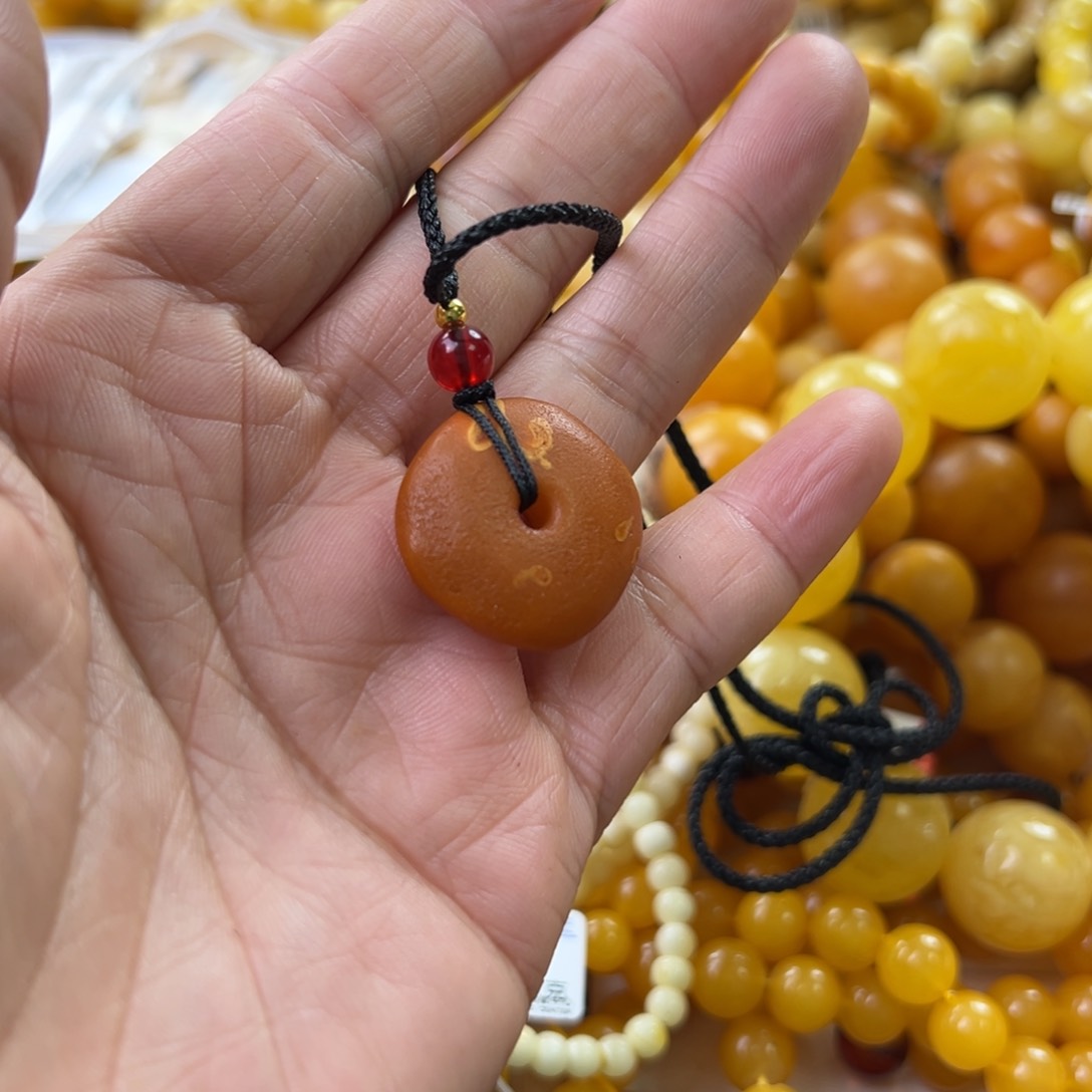 琥珀珠宝奇石未镶嵌