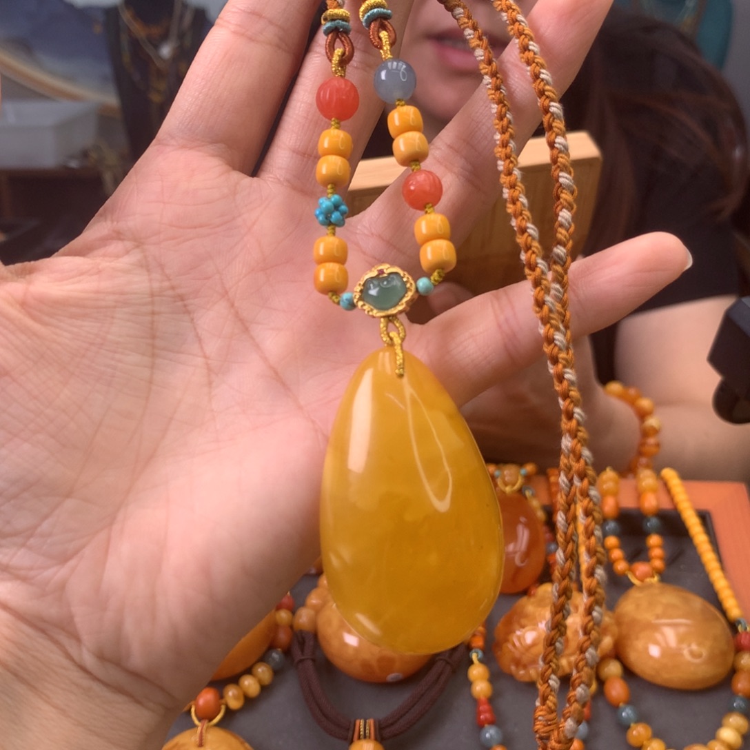 蜜蜡颈饰未镶嵌天然