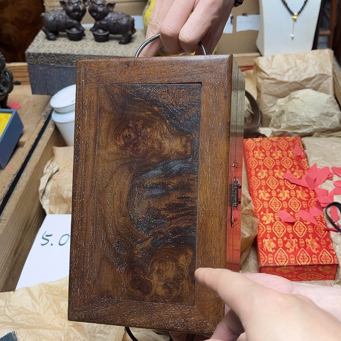 大叶紫檀（黑酸枝木类）