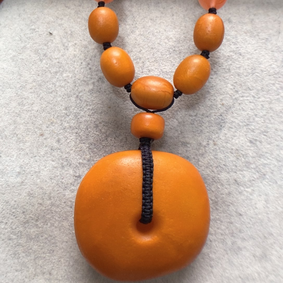 蜜蜡未镶嵌颈饰蜜蜡