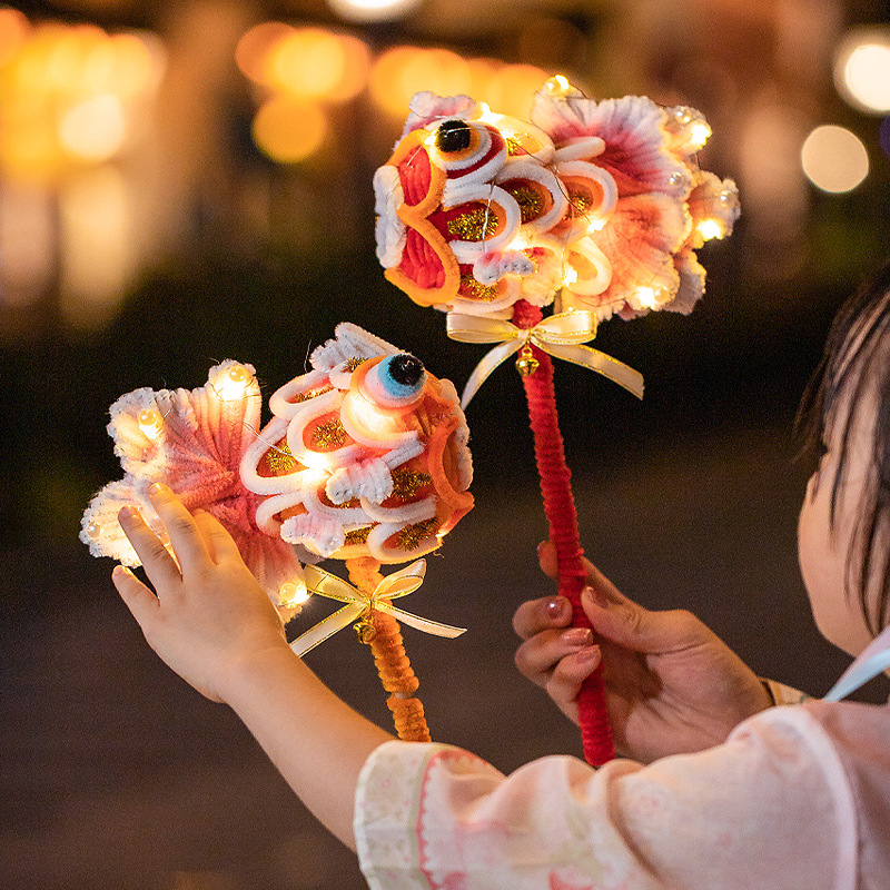 新年灯笼马年锦鲤鱼灯扭扭棒儿童手工diy材料手提花灯幼儿园活动