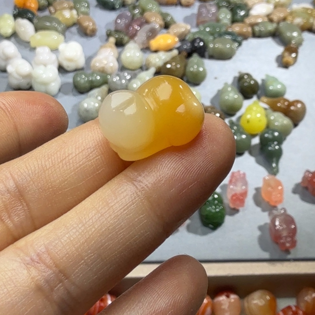 和田玉未镶嵌珠宝奇石