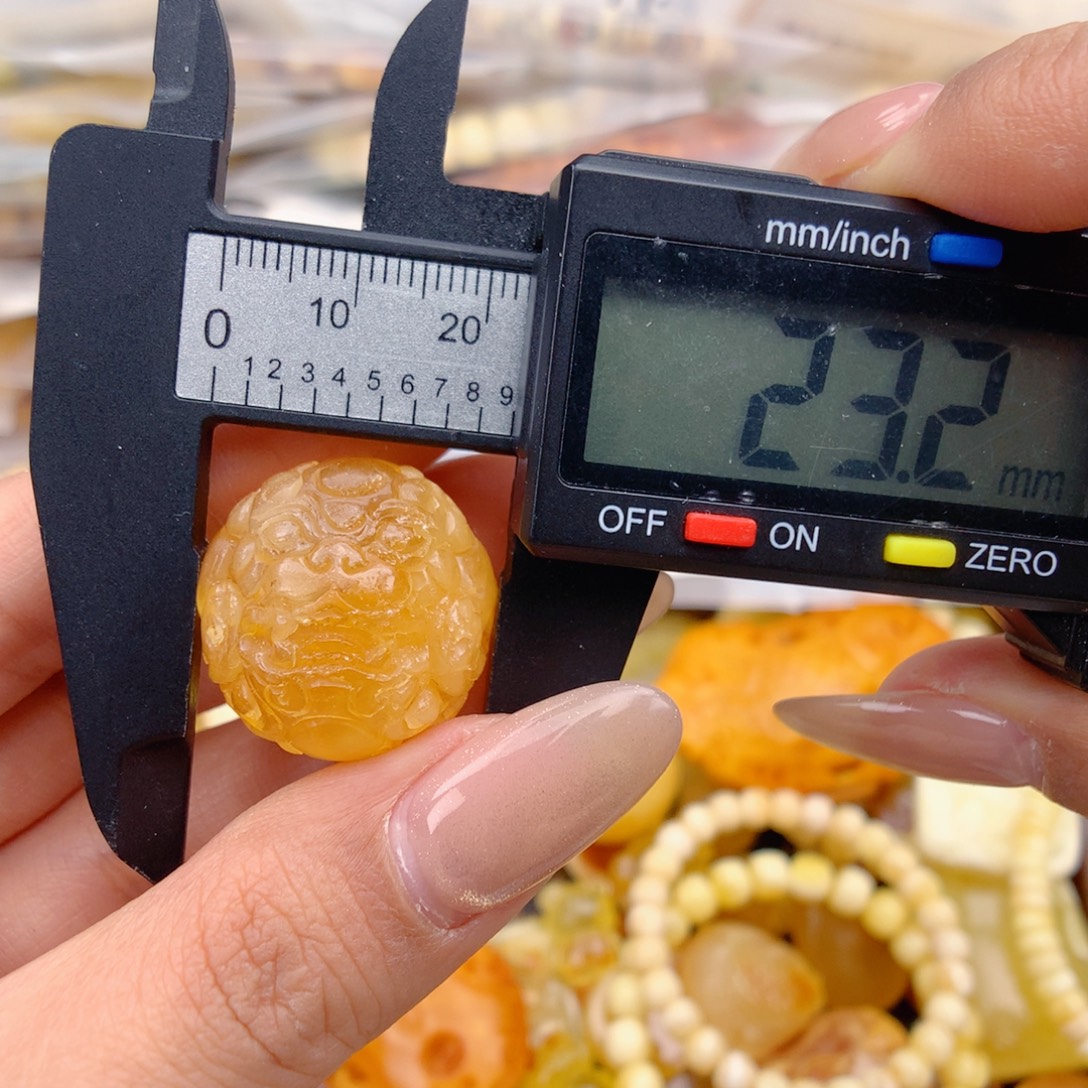 琥珀未镶嵌珠宝奇石