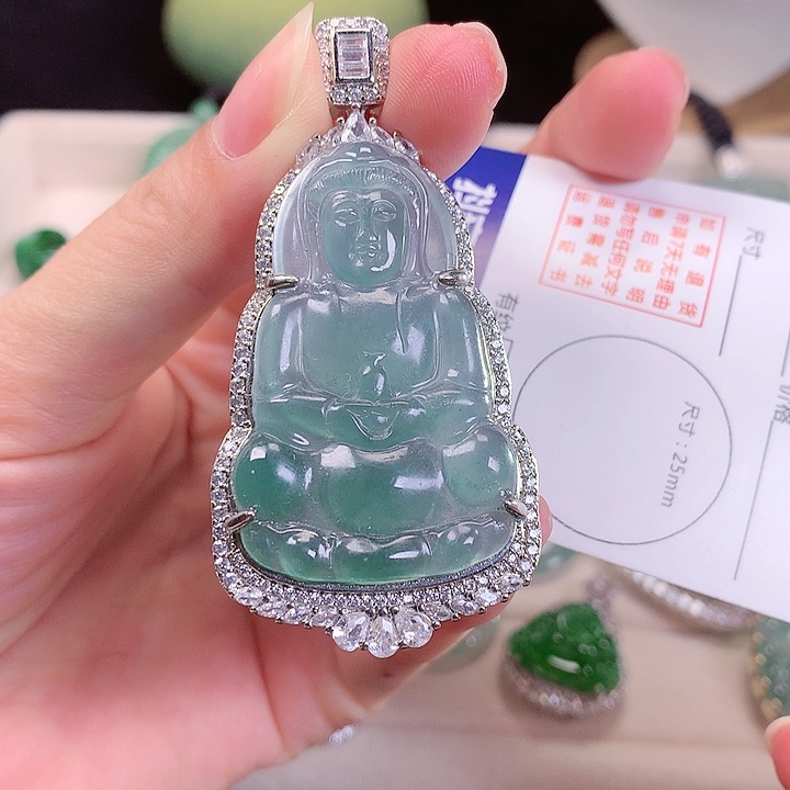 翡翠颈饰未镶嵌翡翠