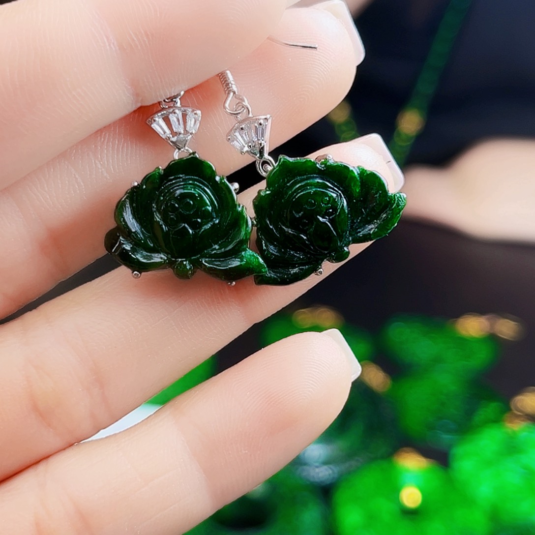 颈饰银S925镶嵌翡翠多样性