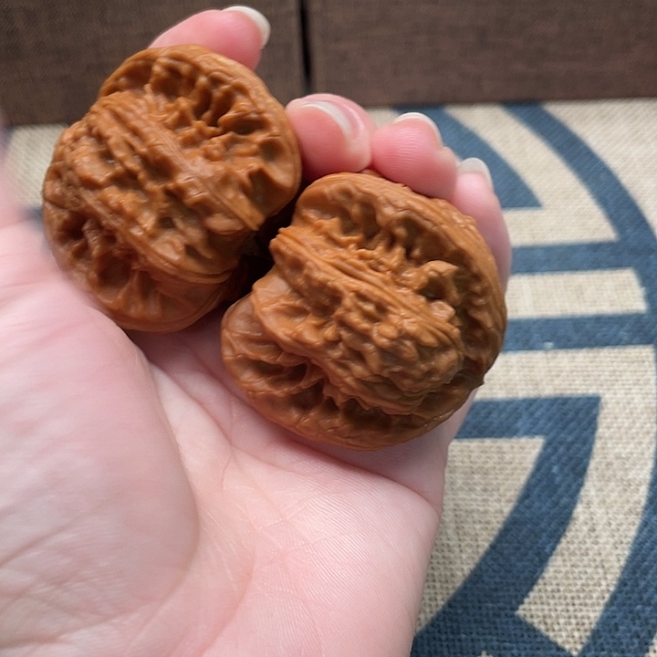 花***酒吊坠文玩核桃白狮子