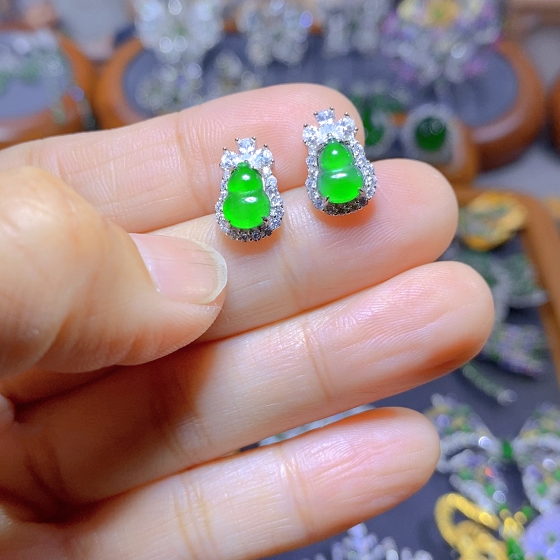 翡翠颈饰银S925镶嵌天然翡翠