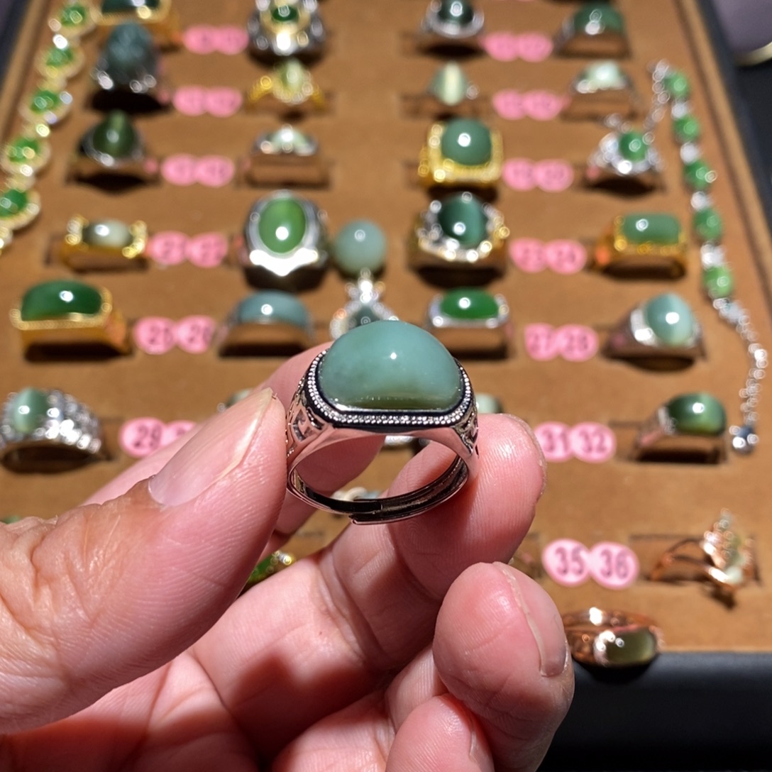 和田玉未镶嵌戒指