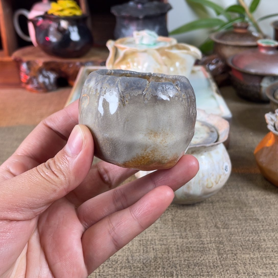 青*山手捏杯。  柴烧。  