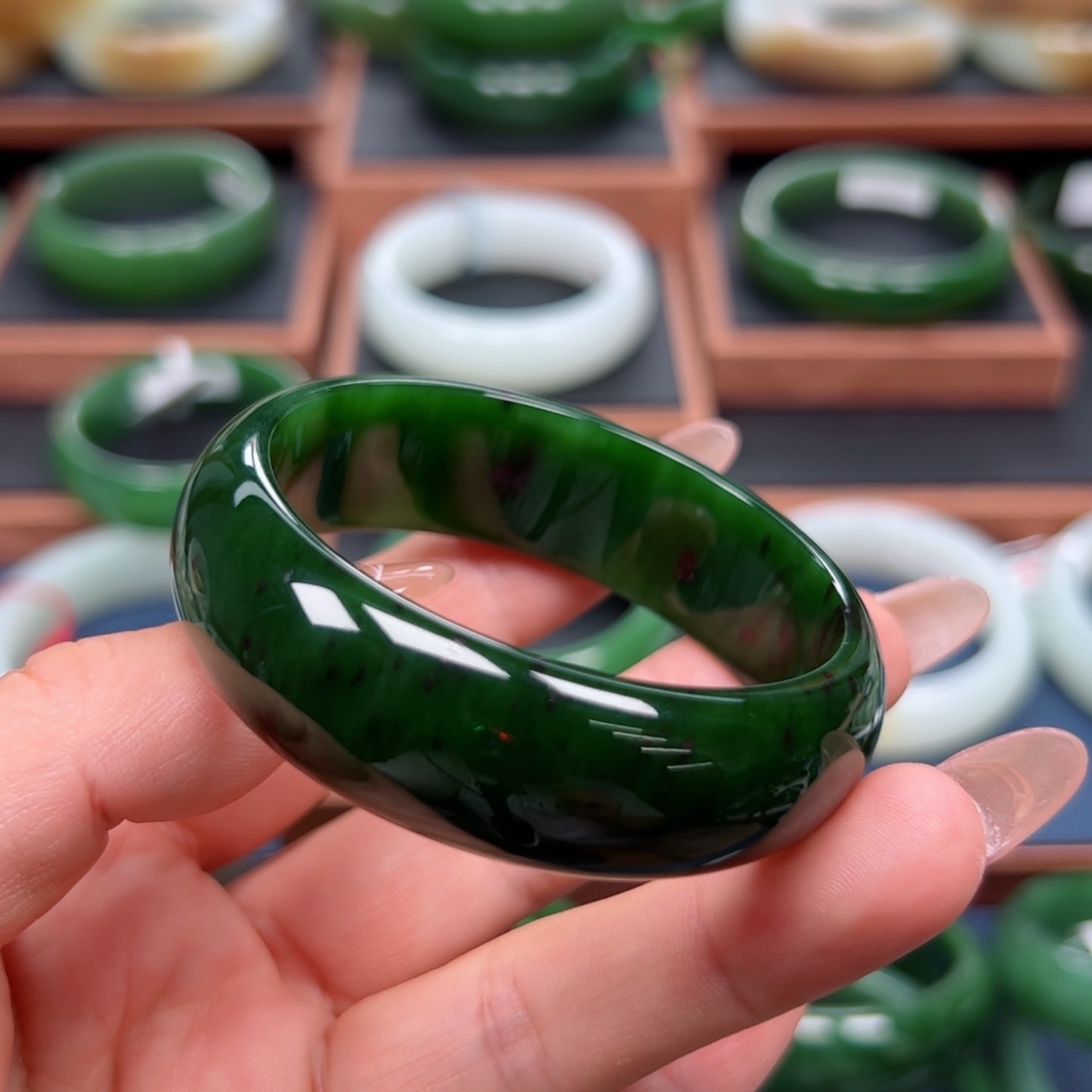 未镶嵌手镯和田玉（碧玉）劉****?5152圈口