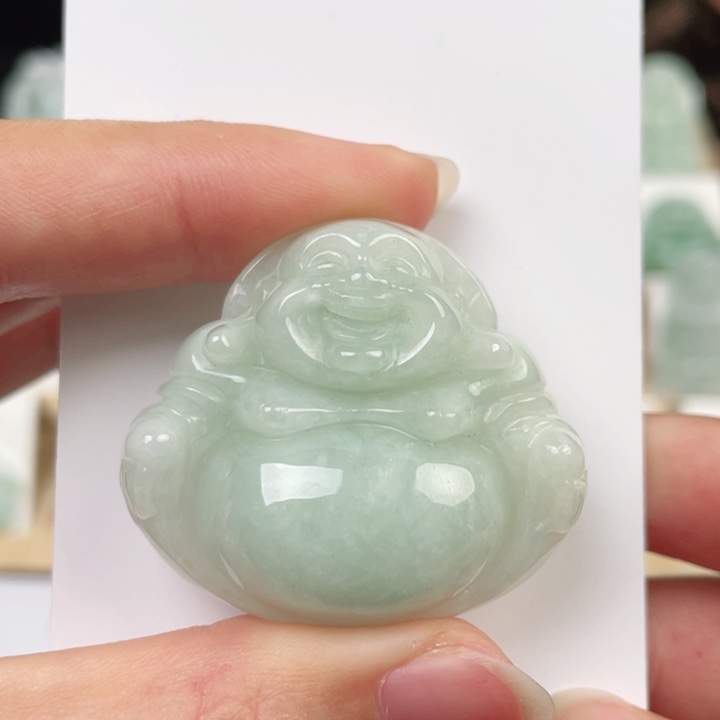 翡翠颈饰未镶嵌佛公