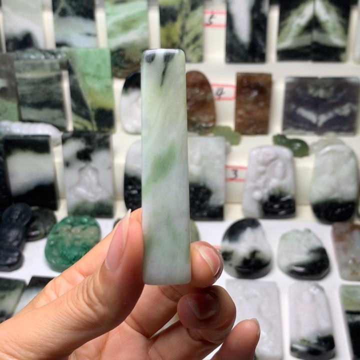 独山玉未镶嵌颈饰