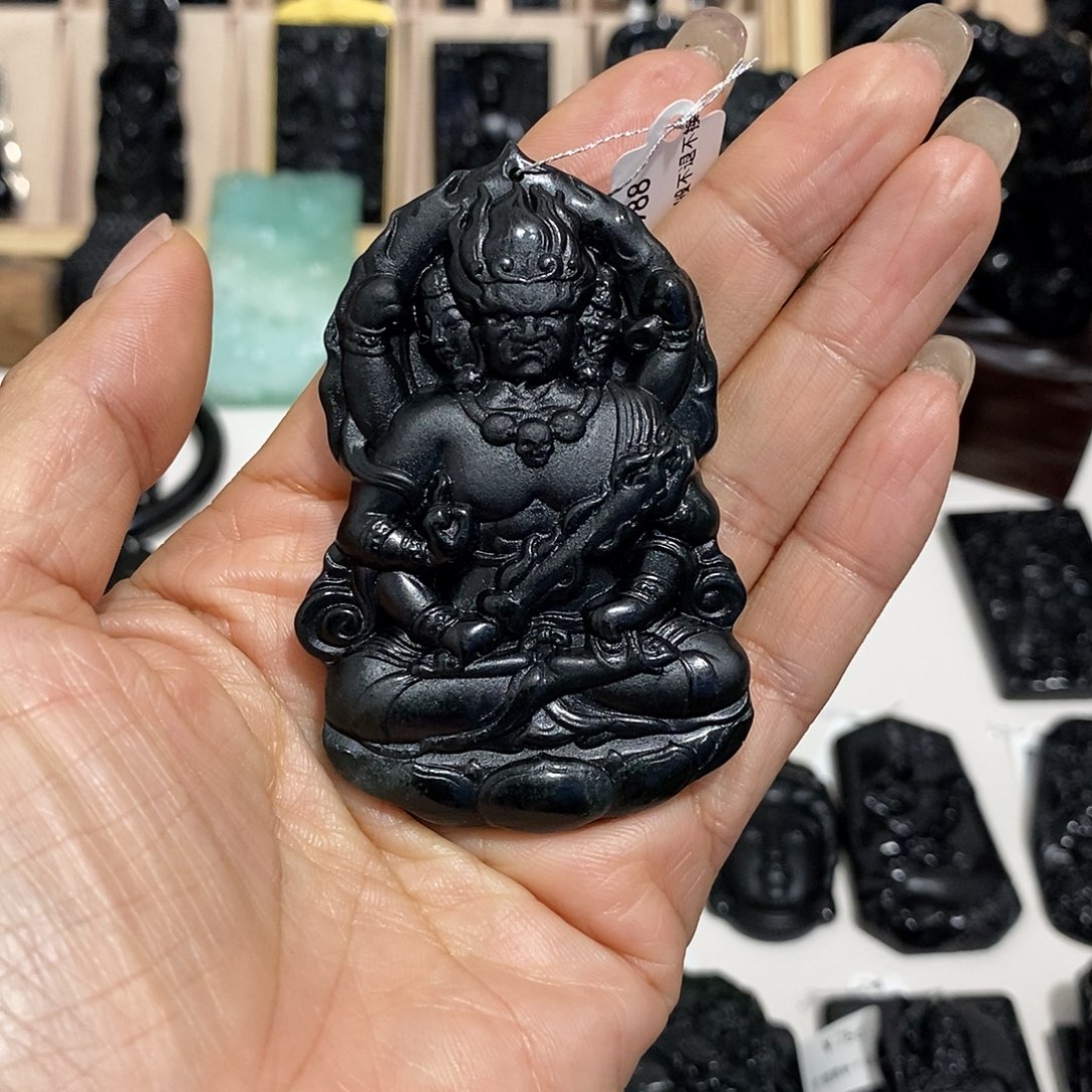 魏***星岫玉未镶嵌纯天然岫玉颈饰