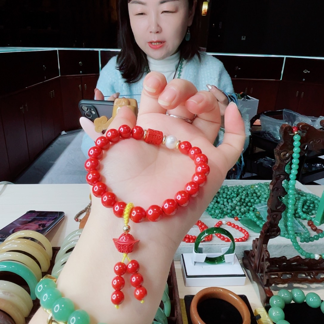 密玉（石英质玉）未镶嵌颈饰砂砂