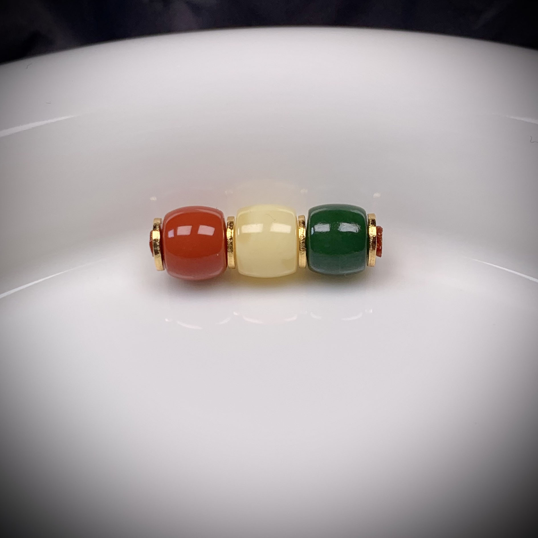 7mm天然原矿南红直切红绿灯三连珠配饰满色满肉精品珠珠配饰