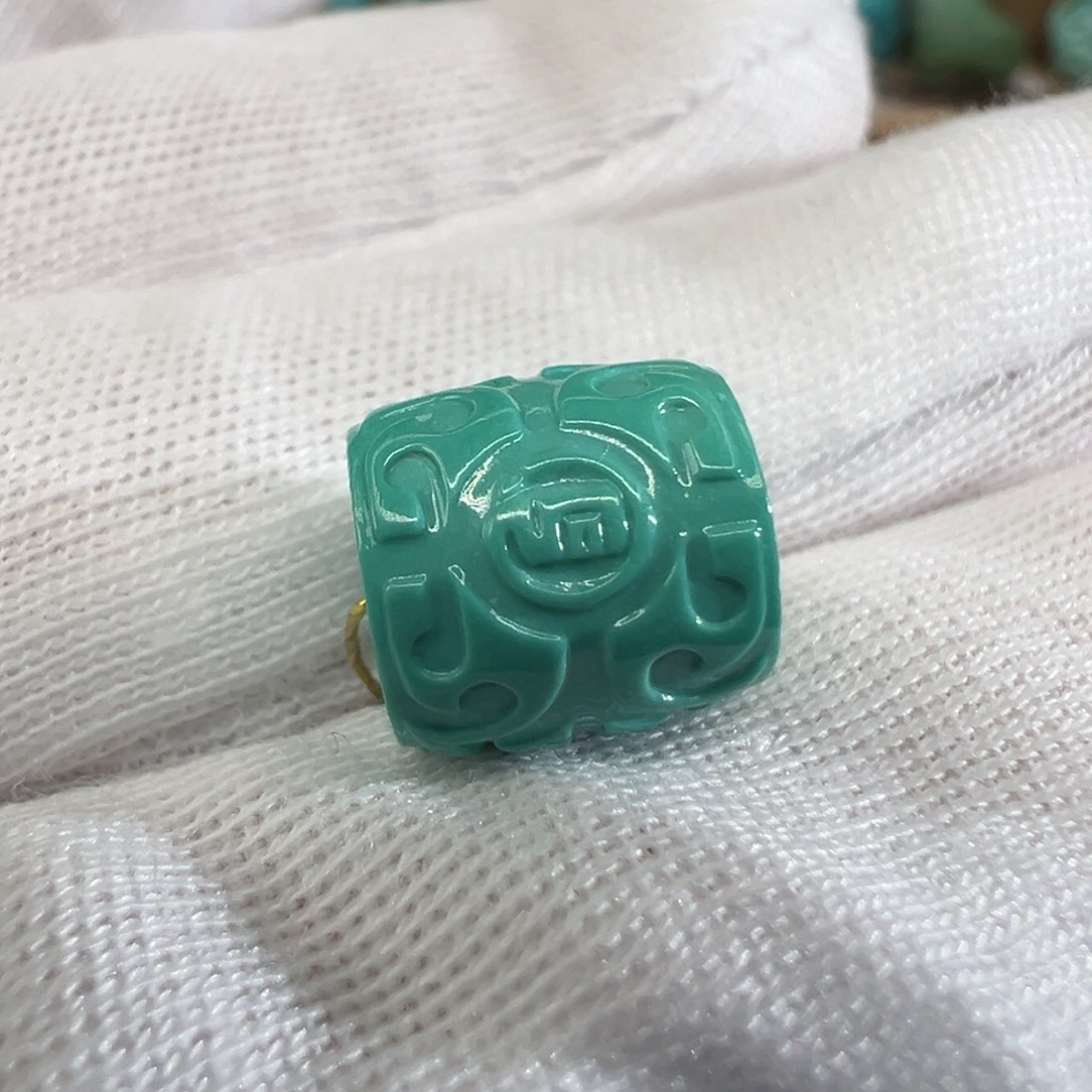 绿松石配饰未镶嵌