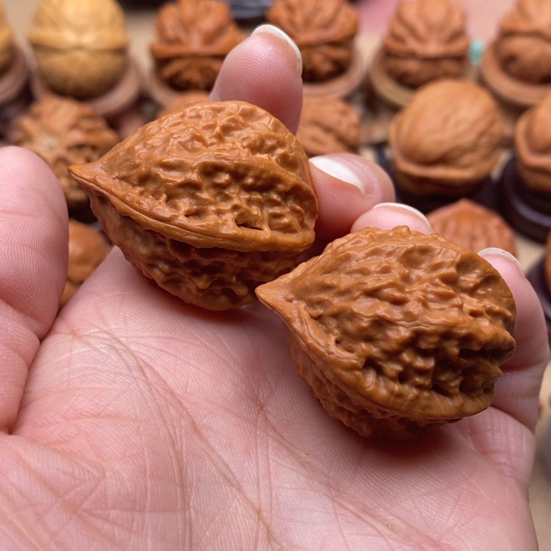 文玩核桃把件小赤龙