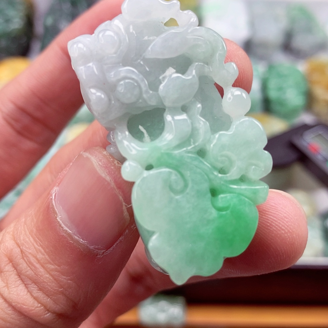 翡翠颈饰未镶嵌翡翠