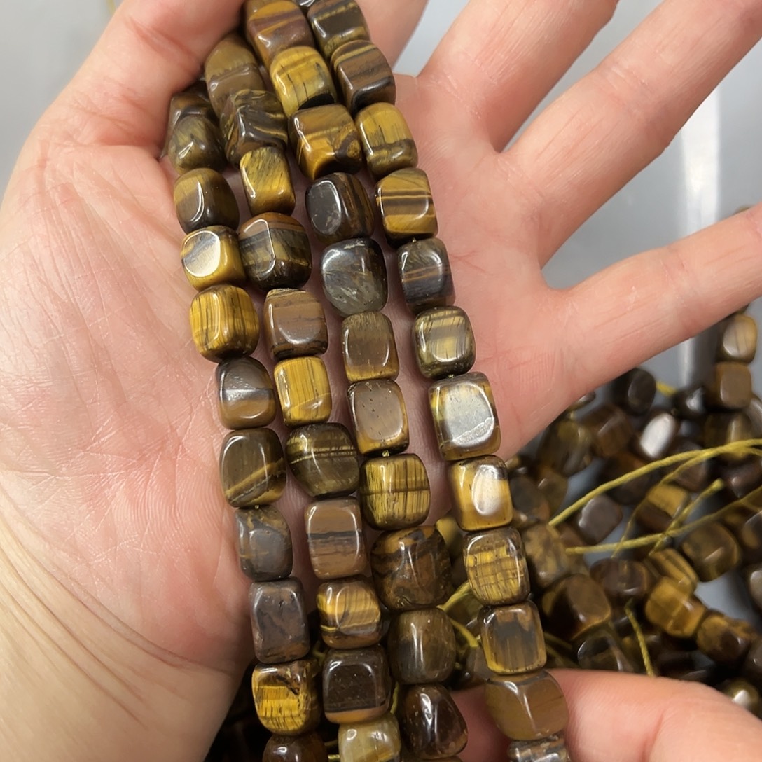 玛瑙/玉髓未镶嵌珠宝半成品，卡8x10黄虎眼方糖一条