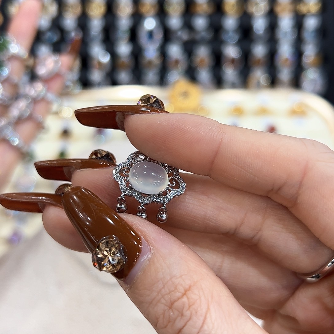 水晶金色拖不保色介意慎拍银托不掉色银S925镶嵌甜****?