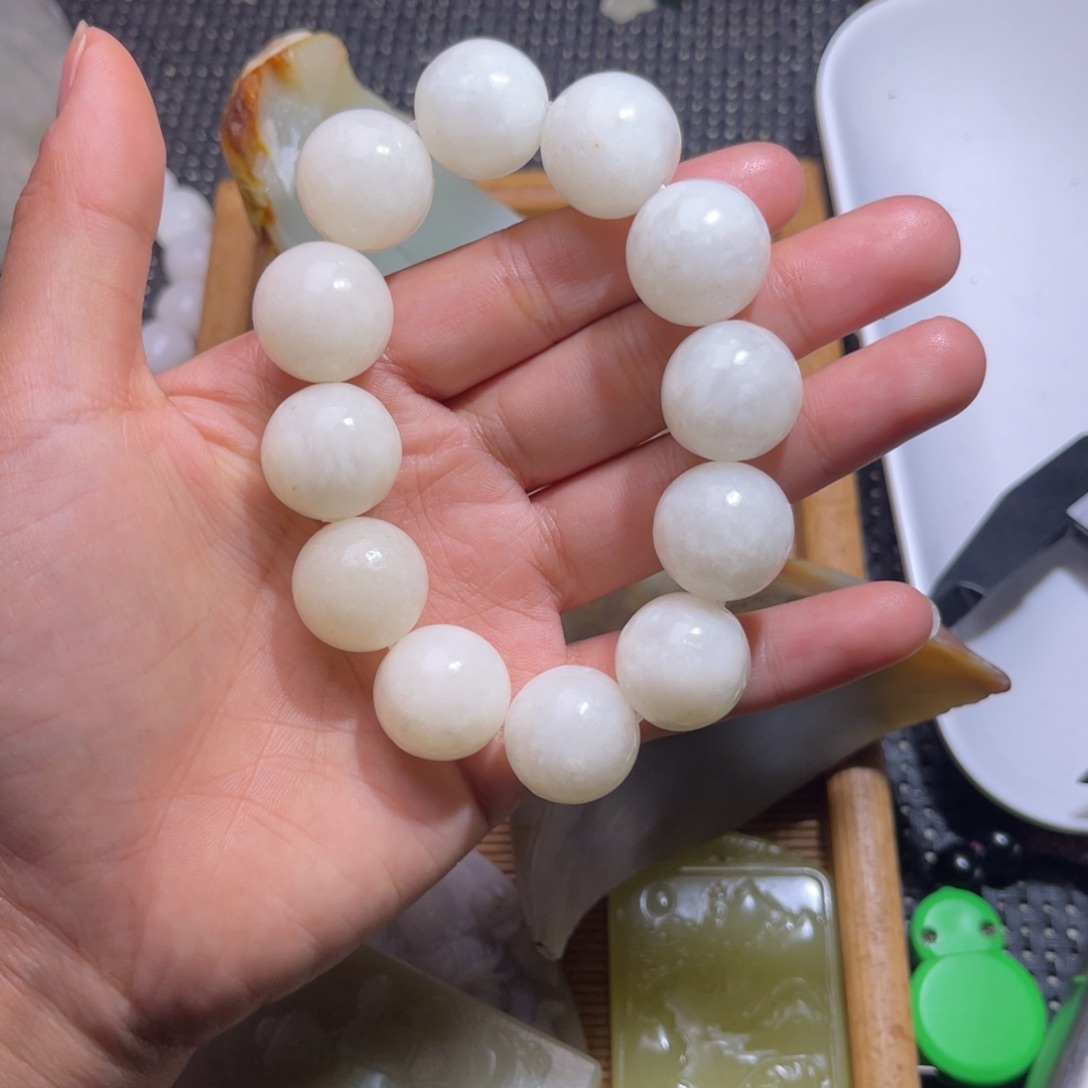 未镶嵌和田玉车挂