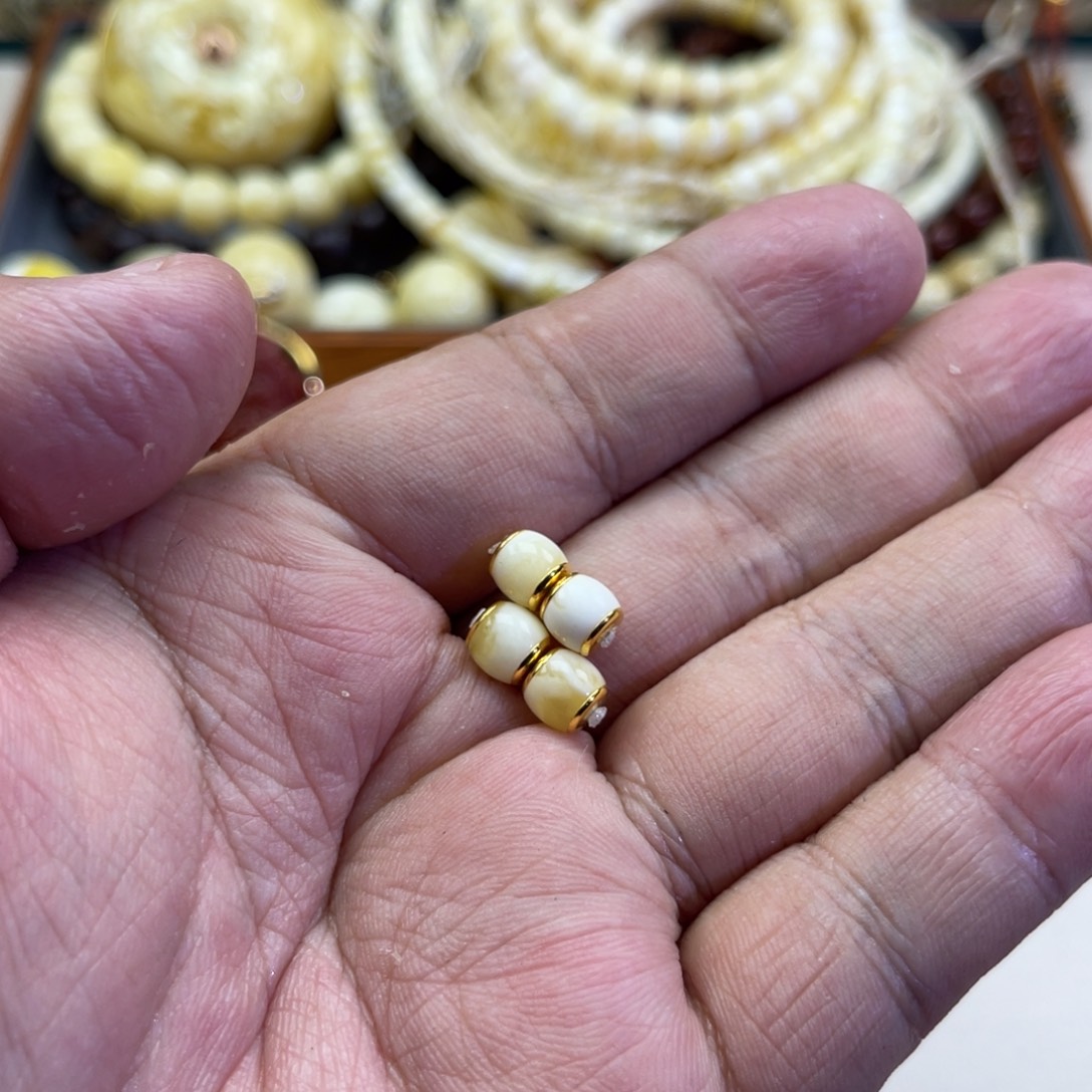 琥珀未镶嵌珠宝奇石51