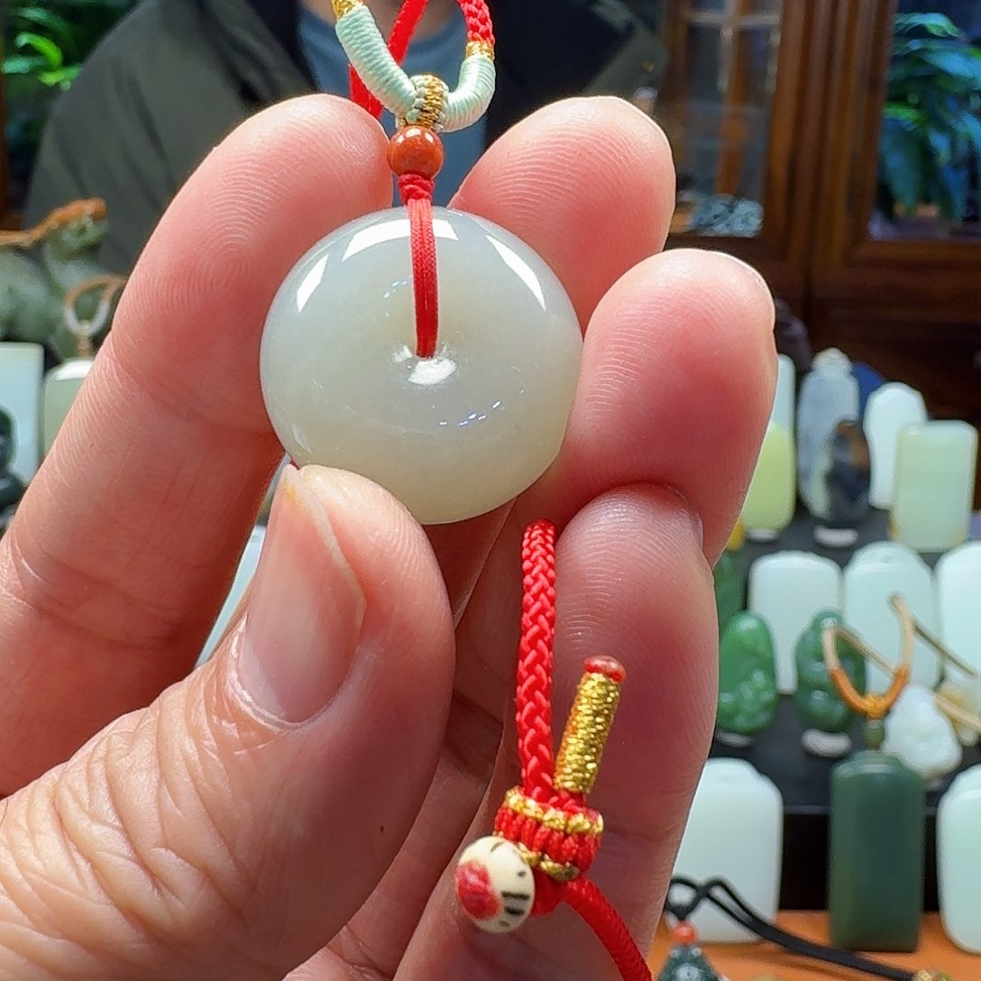 和田玉颈饰未镶嵌